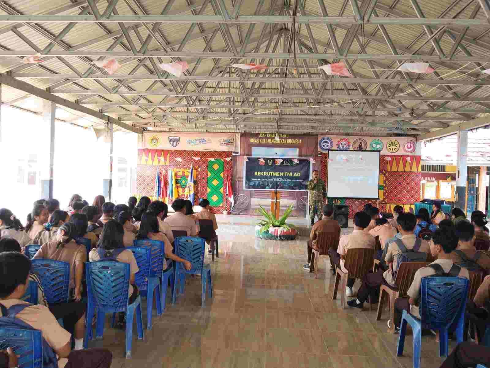 10 Siswa SMK GKST Tentena Siap Jadi Prajurit TNI AD
